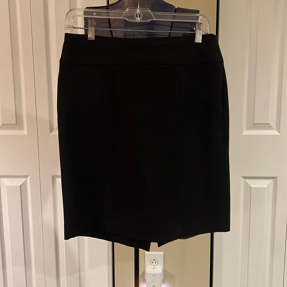 Black mini skirt with stretch
